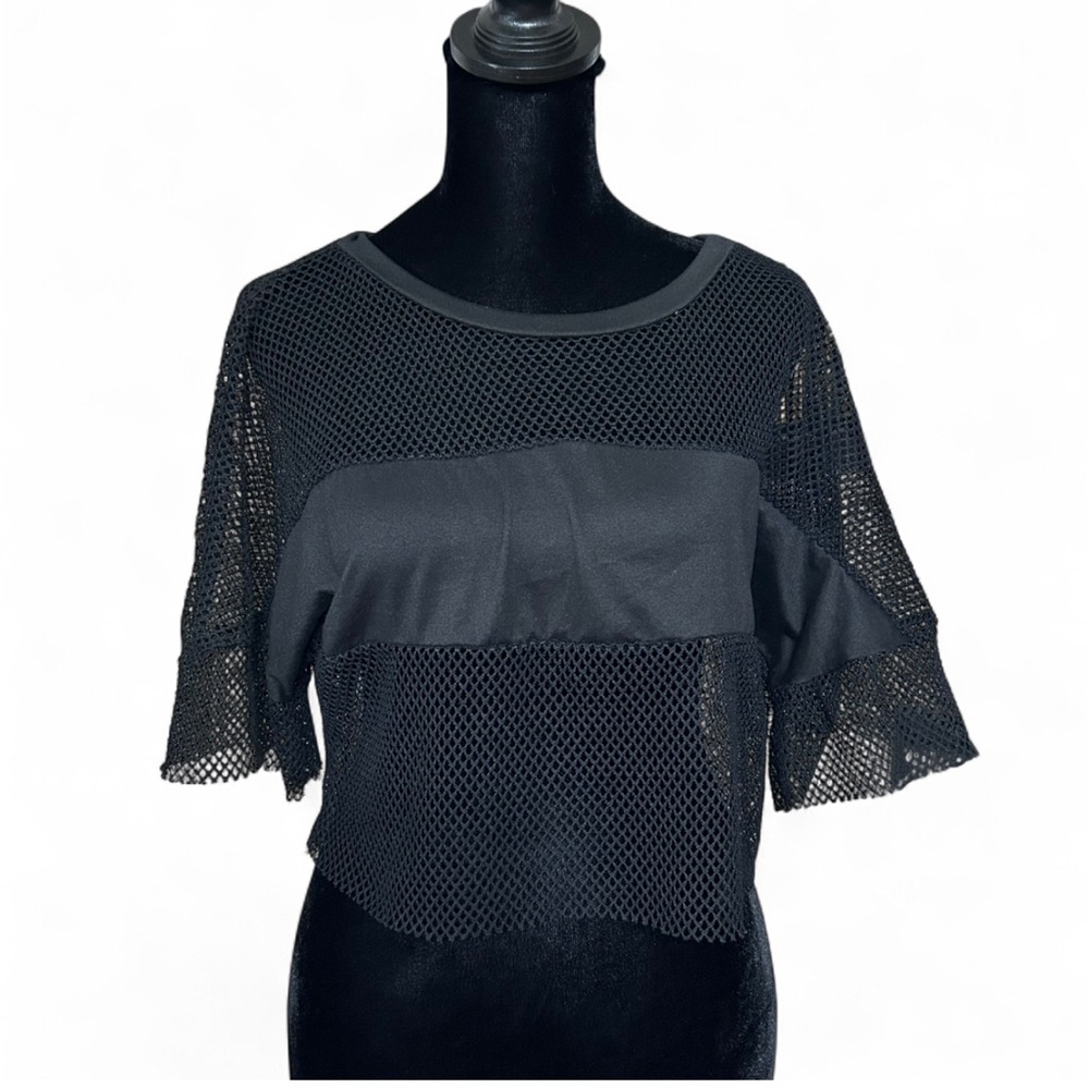 DISCOVERY Black Mesh SHORT SLEEVES Women's Top M, Good Condition